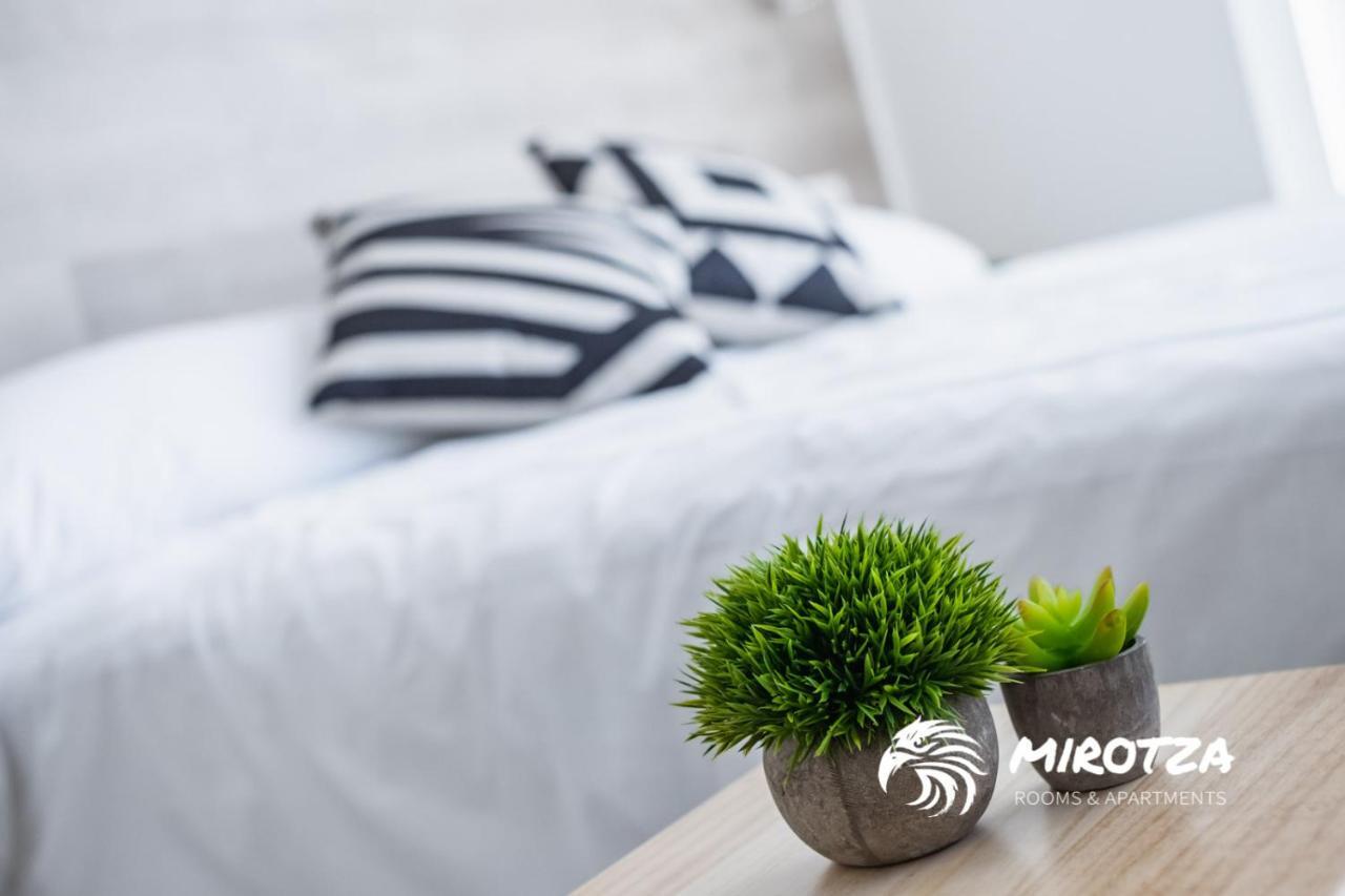 Mirotza Rooms And Apartments Orio Εξωτερικό φωτογραφία